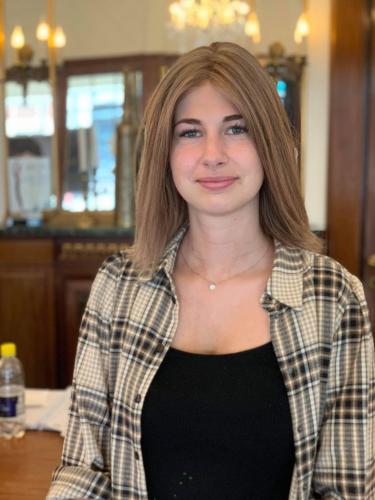 Camilla med sin smukke paryk.